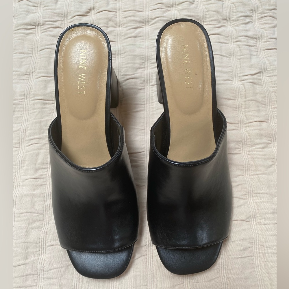 Nine West heeled slide sandal size 9